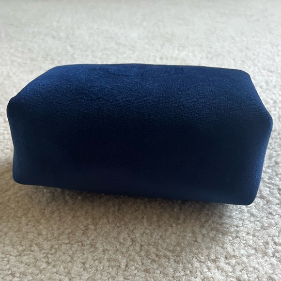 Christian DIOR Beauty Navy Blue Velvet Makeup Bag - Picture 5 of 6